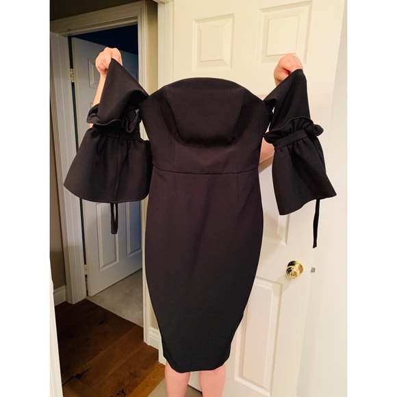 TALULAH SHEATH DRESS Off The Shoulder Style - Picture 3 of 8